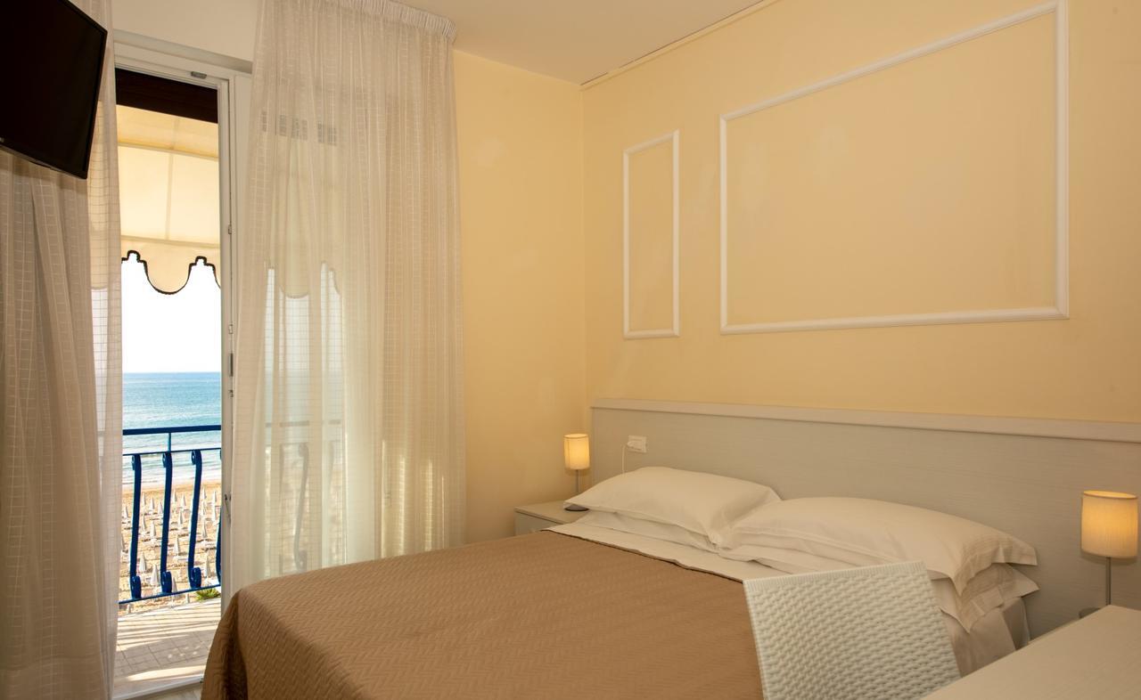 Hotel Plaza Esplanade Лидо-ди-Езоло Экстерьер фото