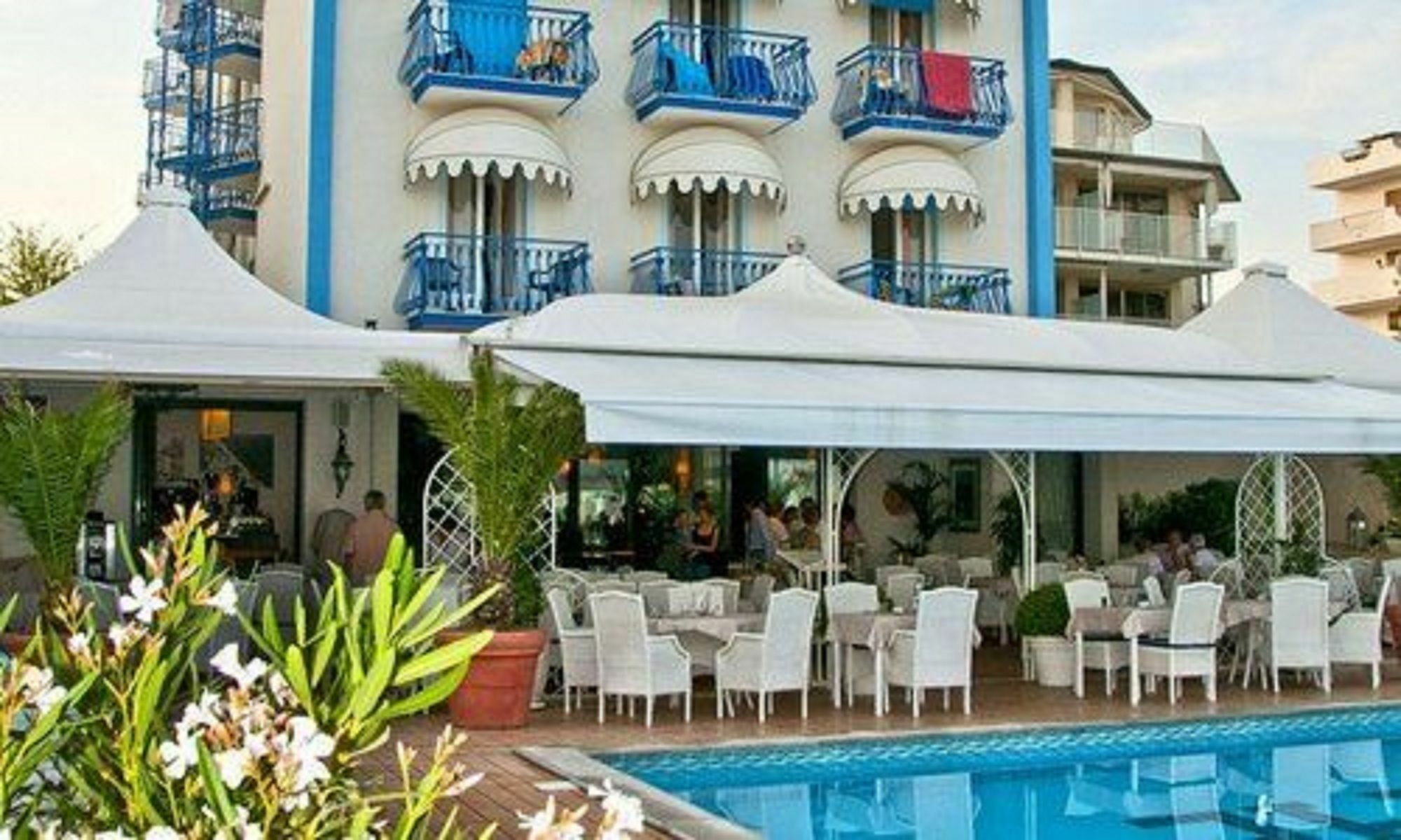 Hotel Plaza Esplanade Лидо-ди-Езоло Экстерьер фото